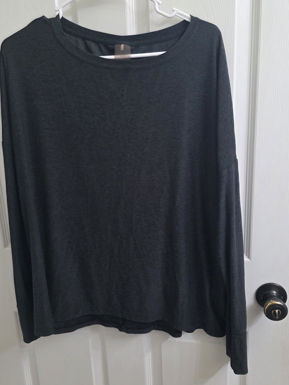 CALIA by Carrie Underwood Long-Sleeve Crewneck Tee in Charcoal